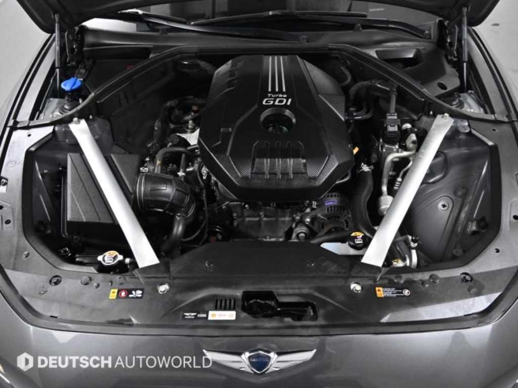 Genesis G70 - Vista 6