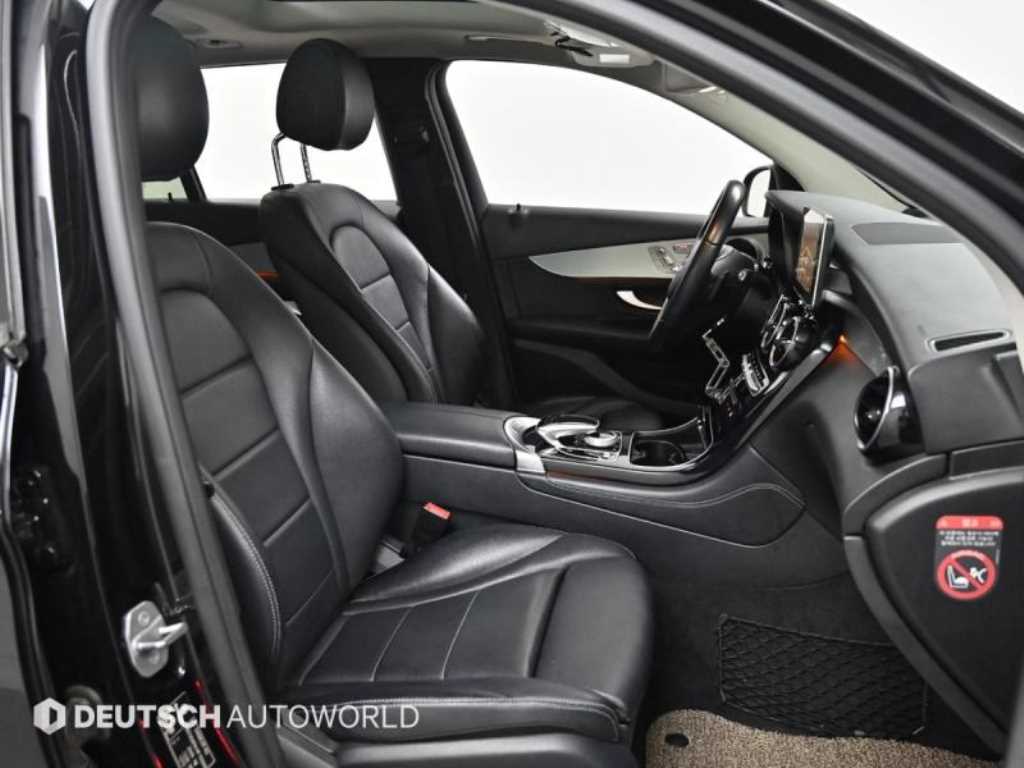 Mercedes Benz GLC Class - Vista 10