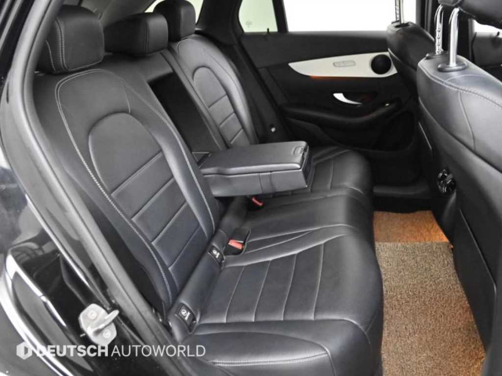 Mercedes Benz GLC Class - Vista 12