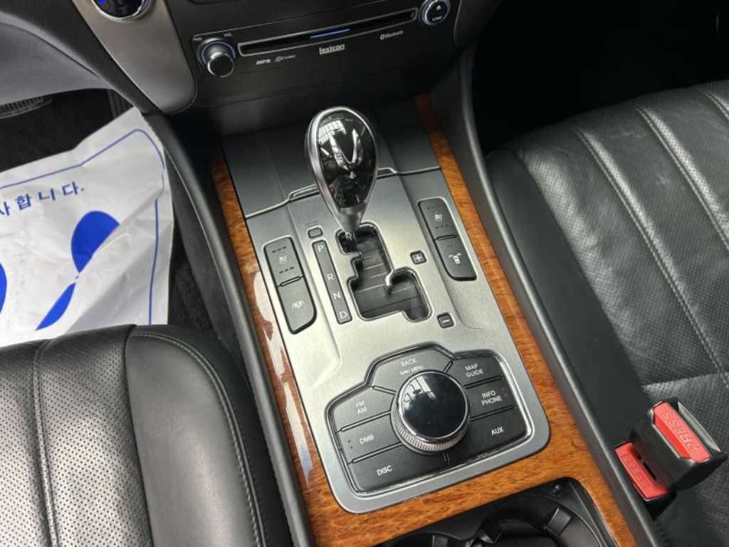 HYUNDAI Equus - Vista 11