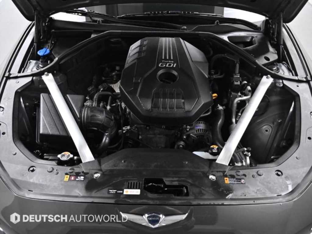 Genesis G70 - Vista 6