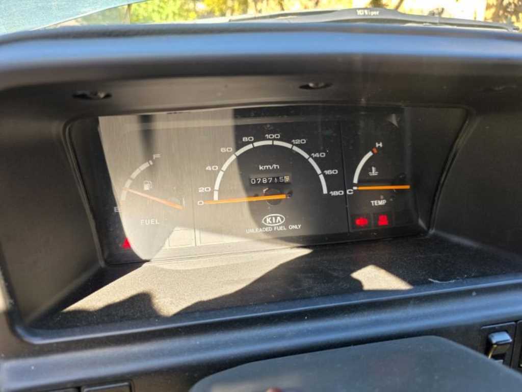KIA Pride - Vista 7