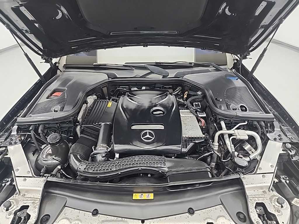 Mercedes Benz E class - Vista 5