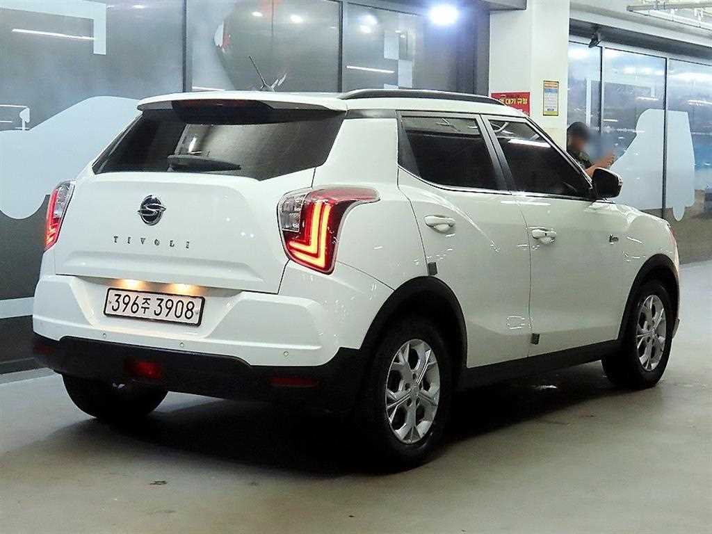 Ssangyong Tivoli - Vista 4
