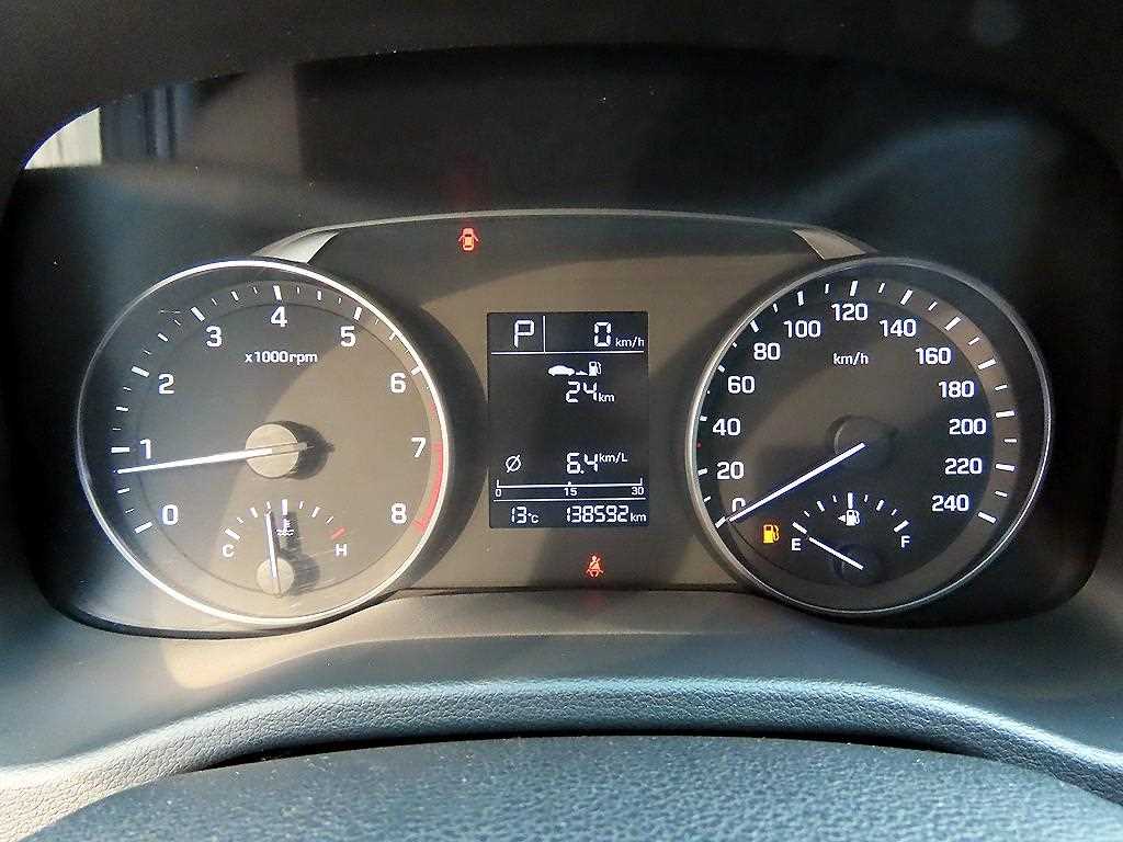 HYUNDAI Avante - Vista 9