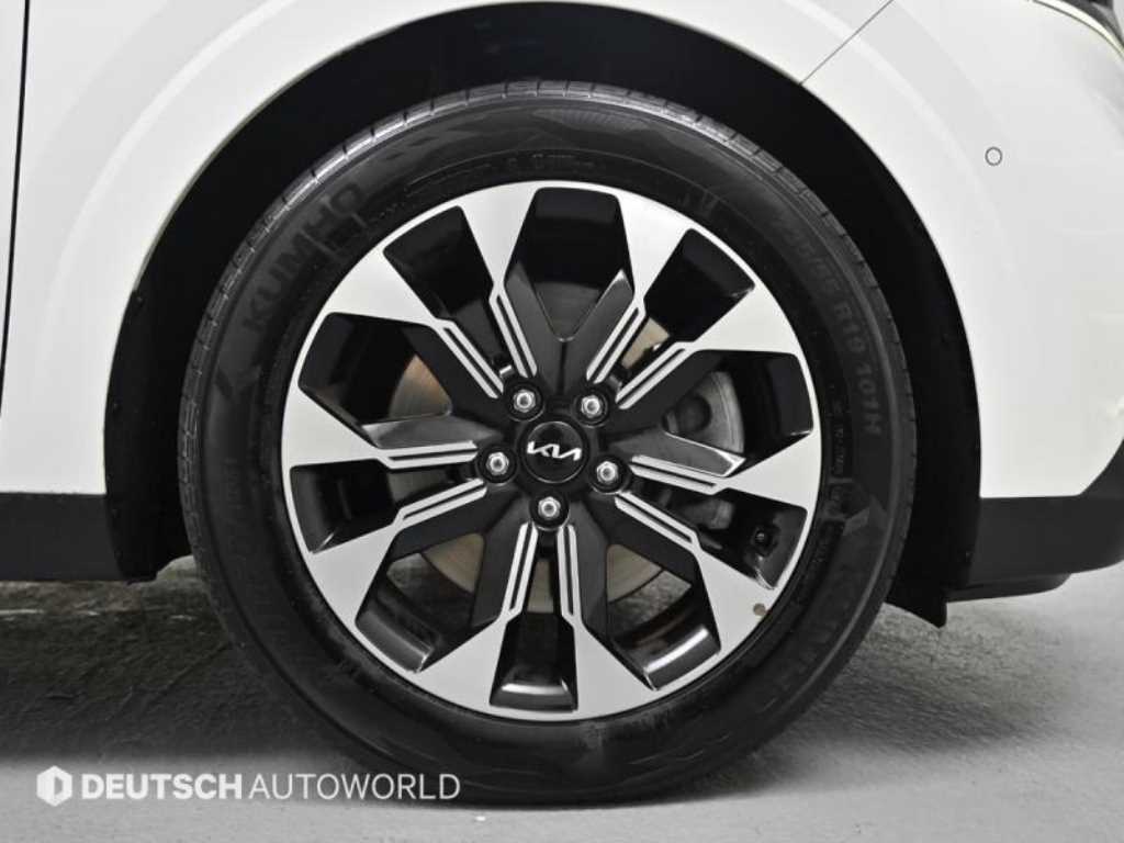 KIA Carnival - Vista 5