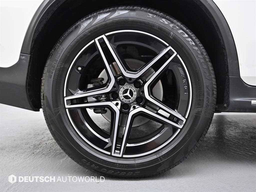 Mercedes Benz GLC Class - Vista 5