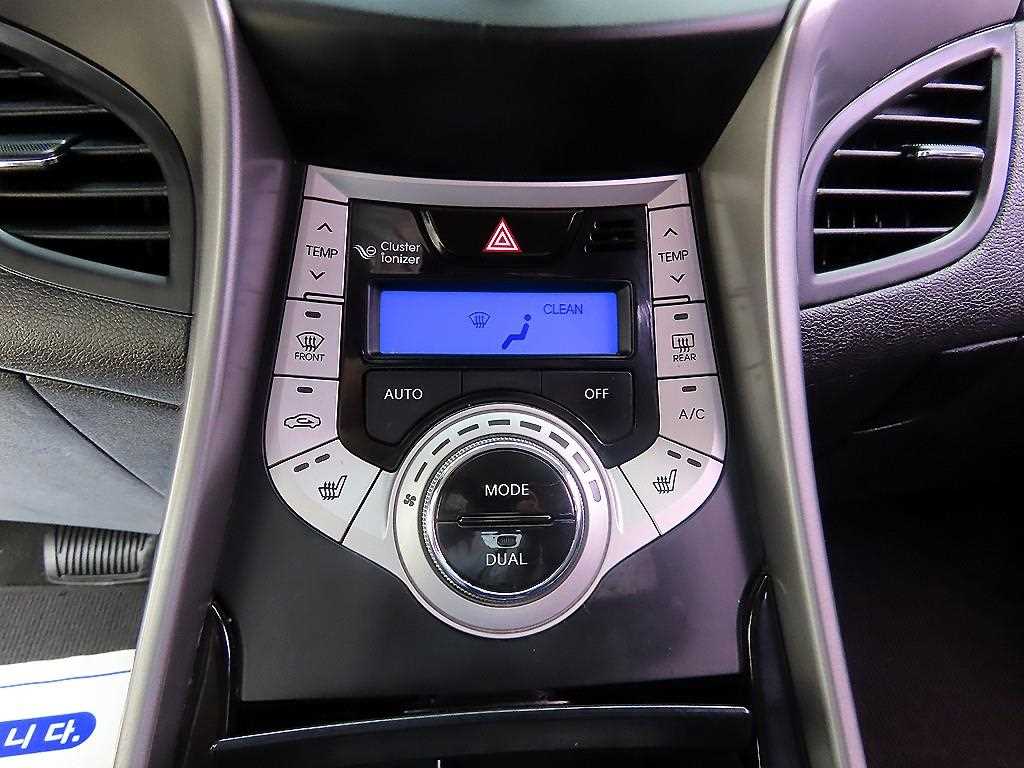 HYUNDAI Avante 2012 Plateado - Importación desde Corea - HF Imports Iquique - Foto 14