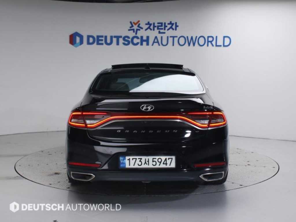 HYUNDAI Grandeur - Vista 4