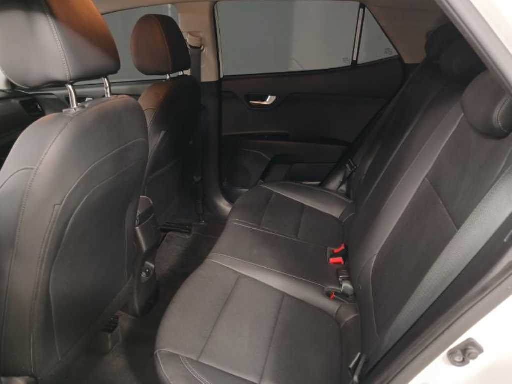 KIA Stonic - Vista 8