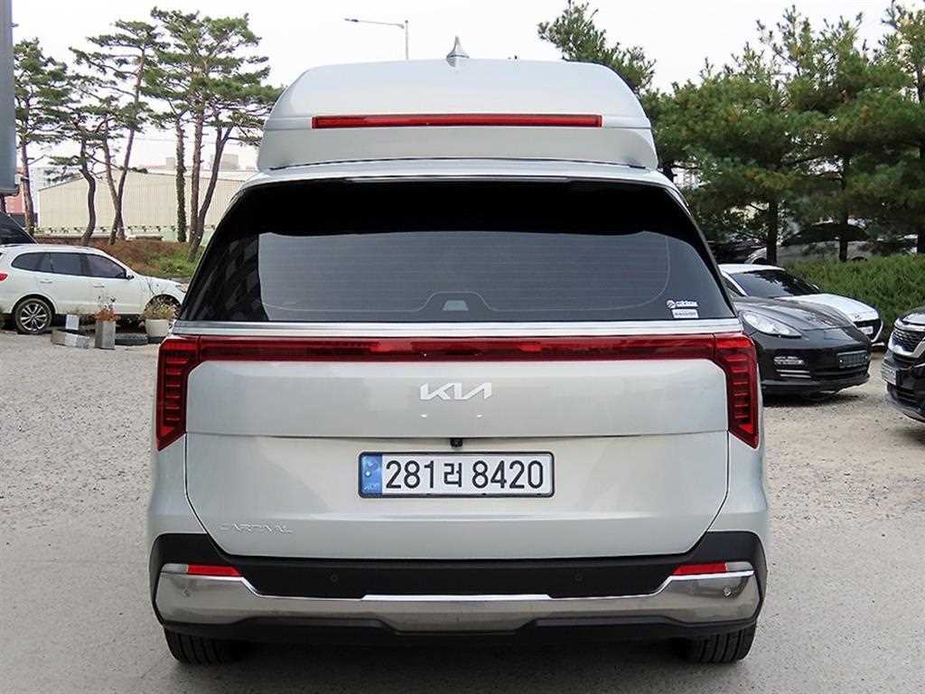 KIA Carnival - Vista 4