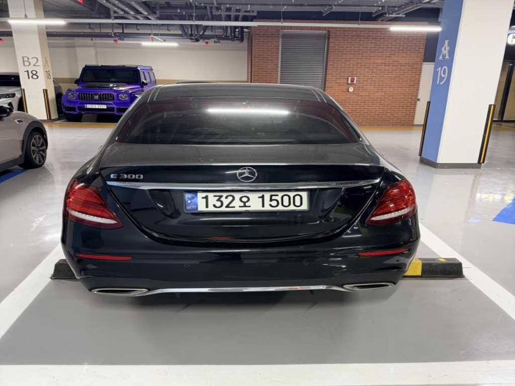 Mercedes Benz E class - Vista 4