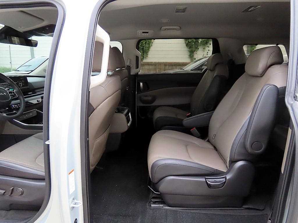 KIA Carnival - Vista 6