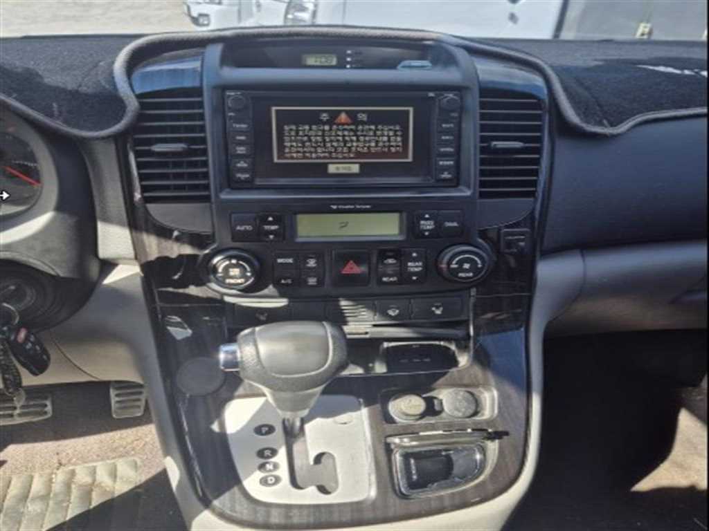 KIA Carnival - Vista 9