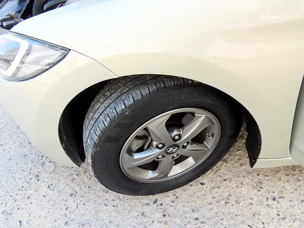 HYUNDAI Avante 2016 Gris - Importación desde Corea - HF Imports Iquique - Foto 17