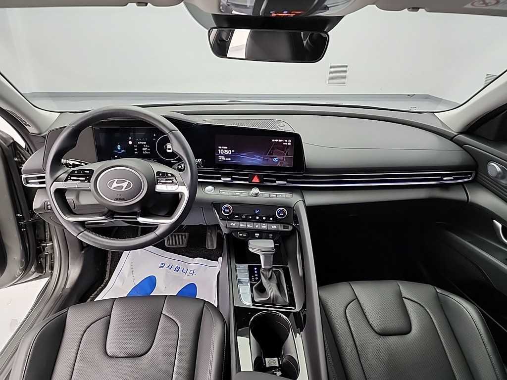 HYUNDAI Avante - Vista 7