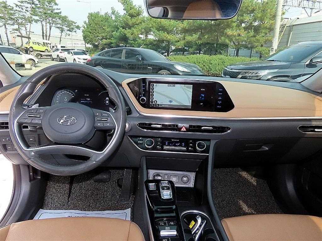 HYUNDAI Sonata - Vista 7