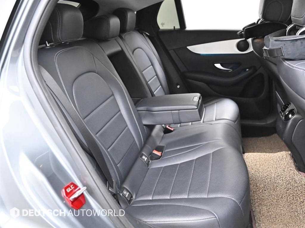 Mercedes Benz GLC Class - Vista 12