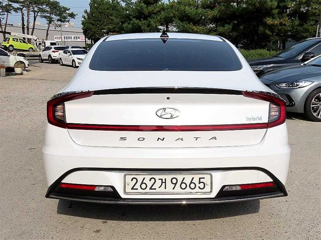 HYUNDAI Sonata - Vista 4