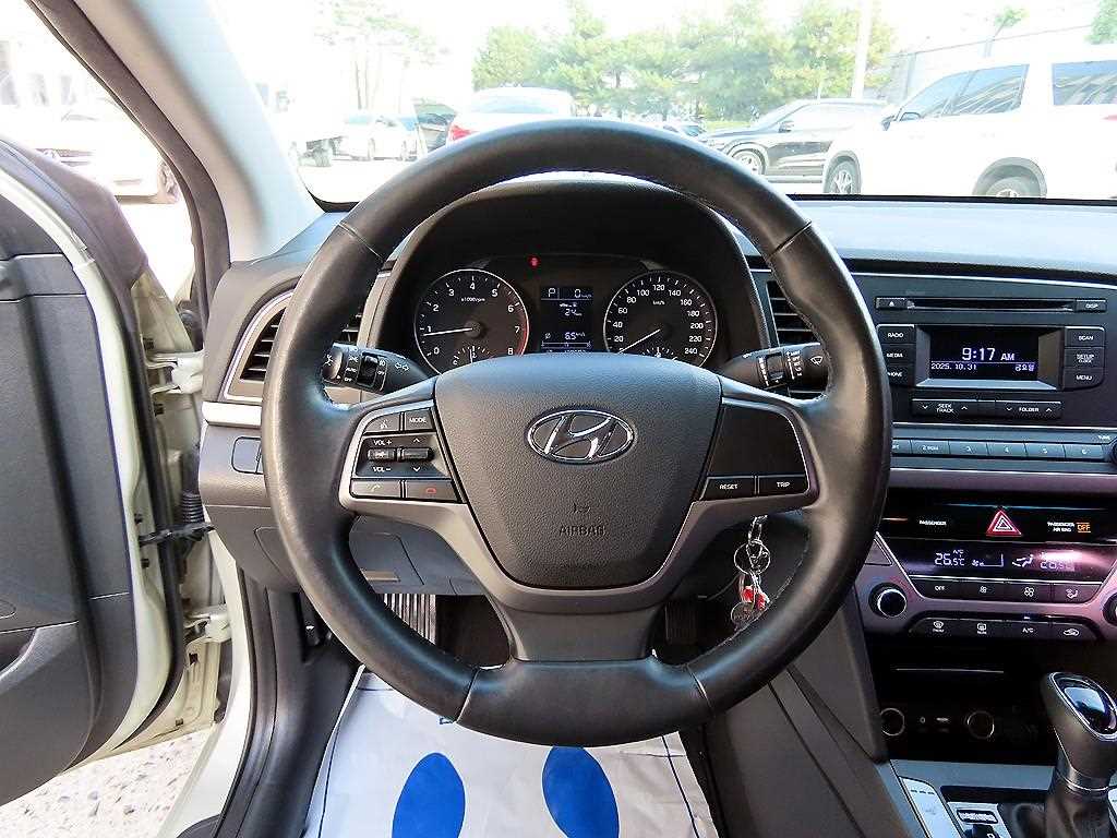 HYUNDAI Avante - Vista 8