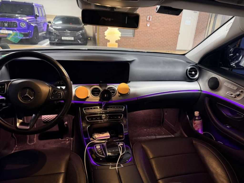 Mercedes Benz E class - Vista 5