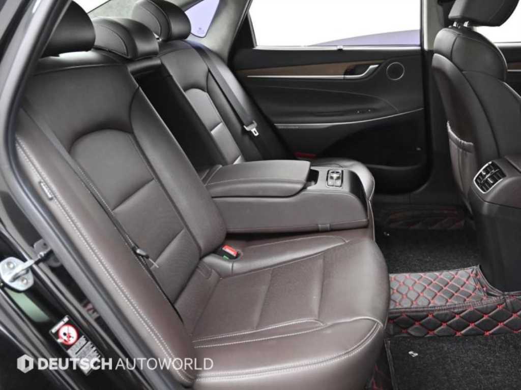 HYUNDAI Grandeur - Vista 12