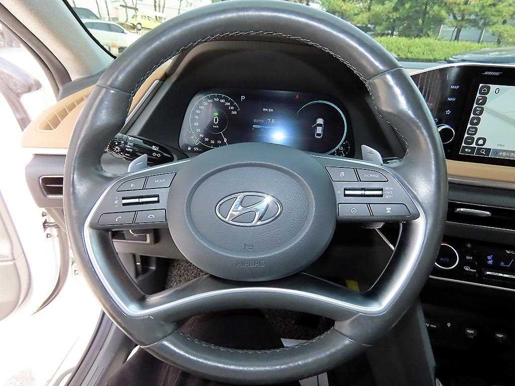 HYUNDAI Sonata - Vista 8