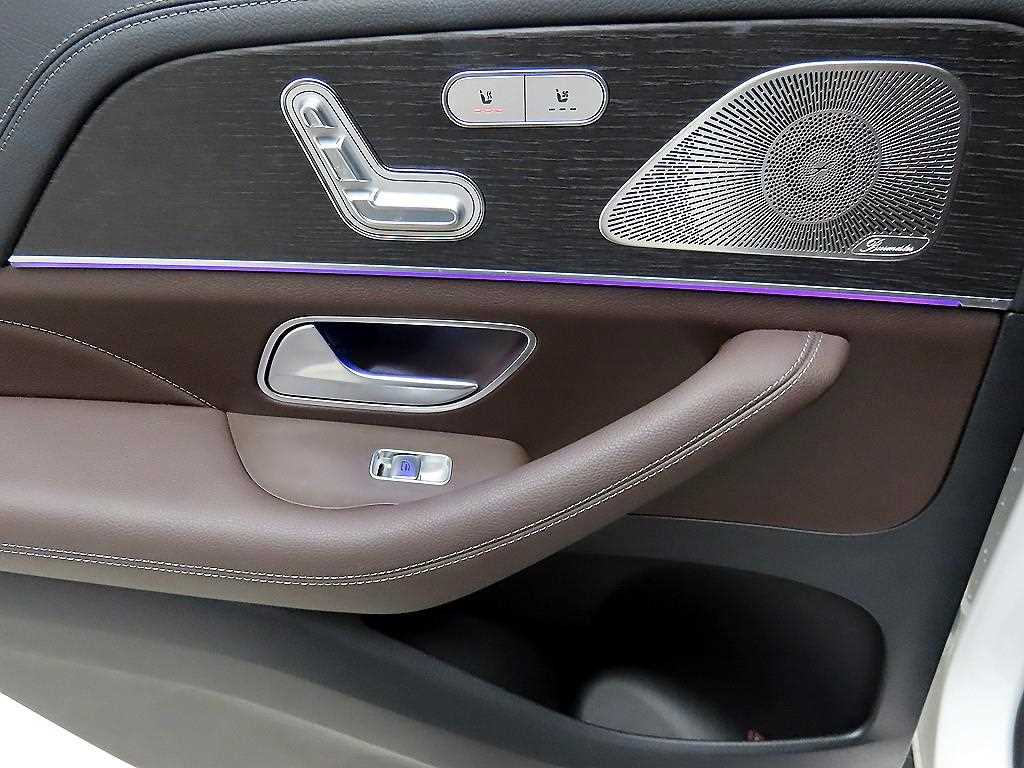 Mercedes Benz GLS Class - Vista 12