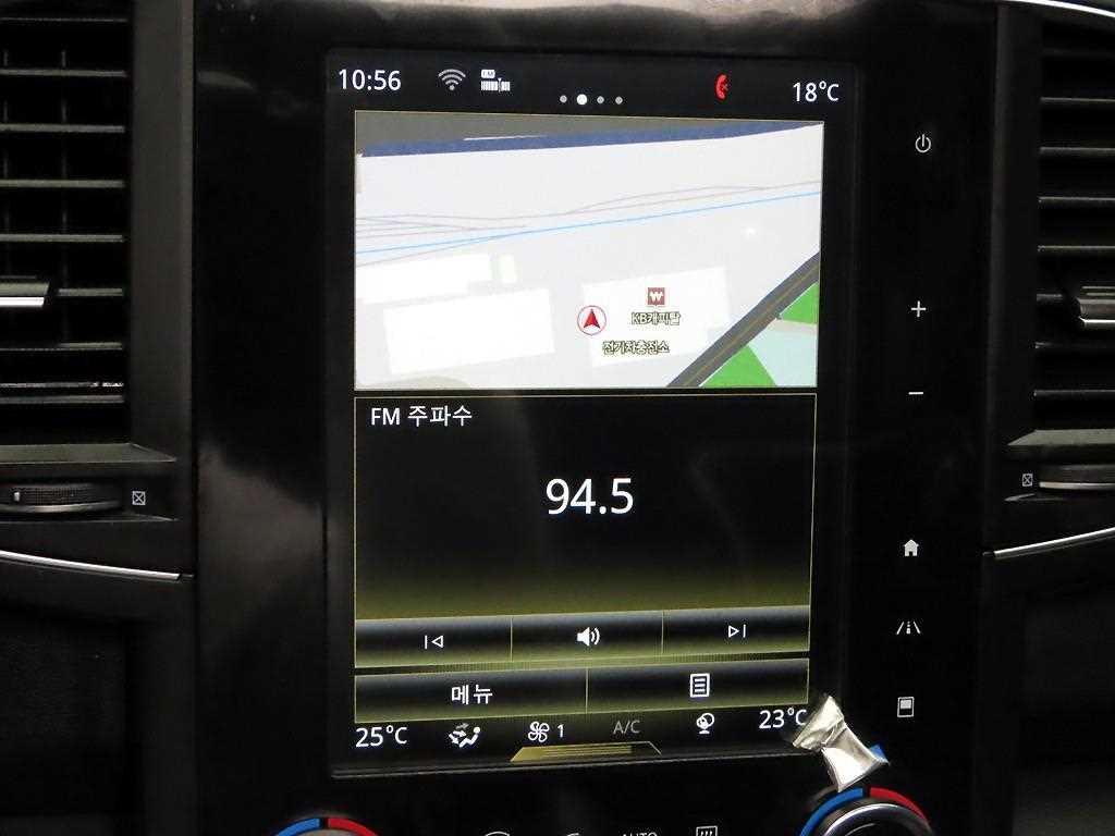 SAMSUNG QM6 - Vista 9