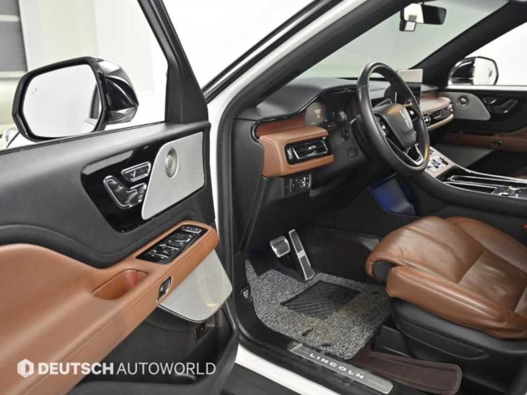 Lincoln Aviator - Vista 11