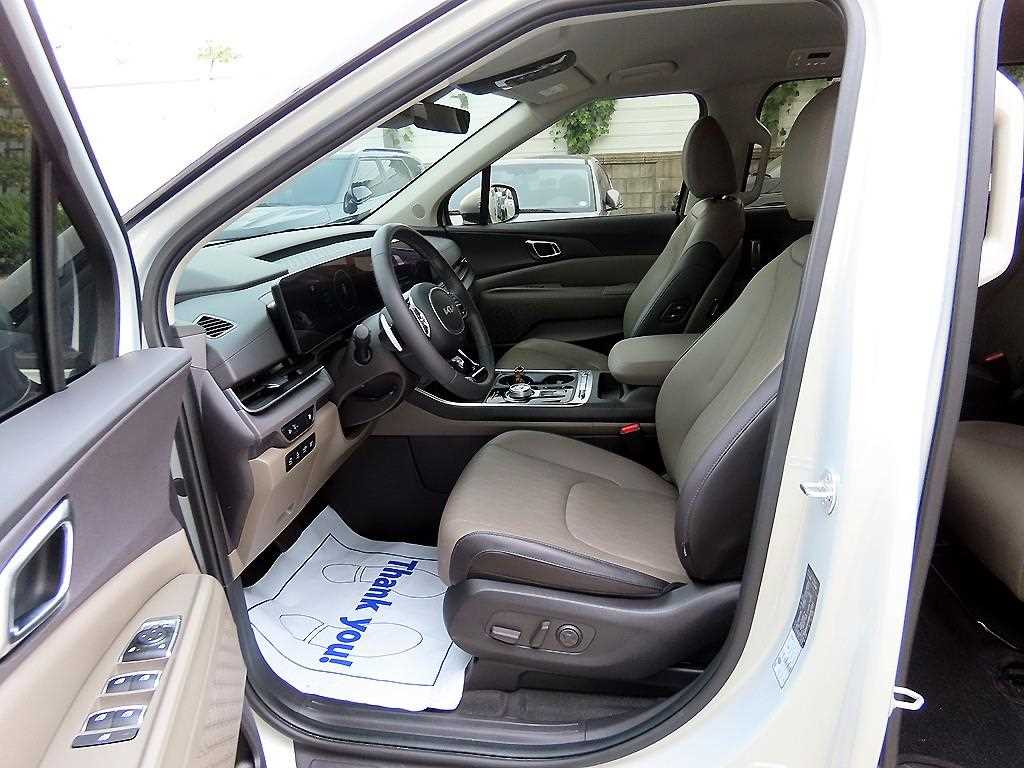 KIA Carnival - Vista 5