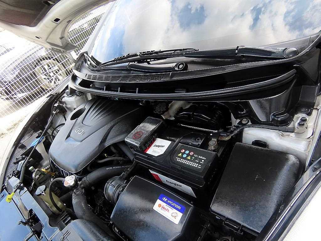 HYUNDAI Avante 2012 Plateado - Importación desde Corea - HF Imports Iquique - Foto 16