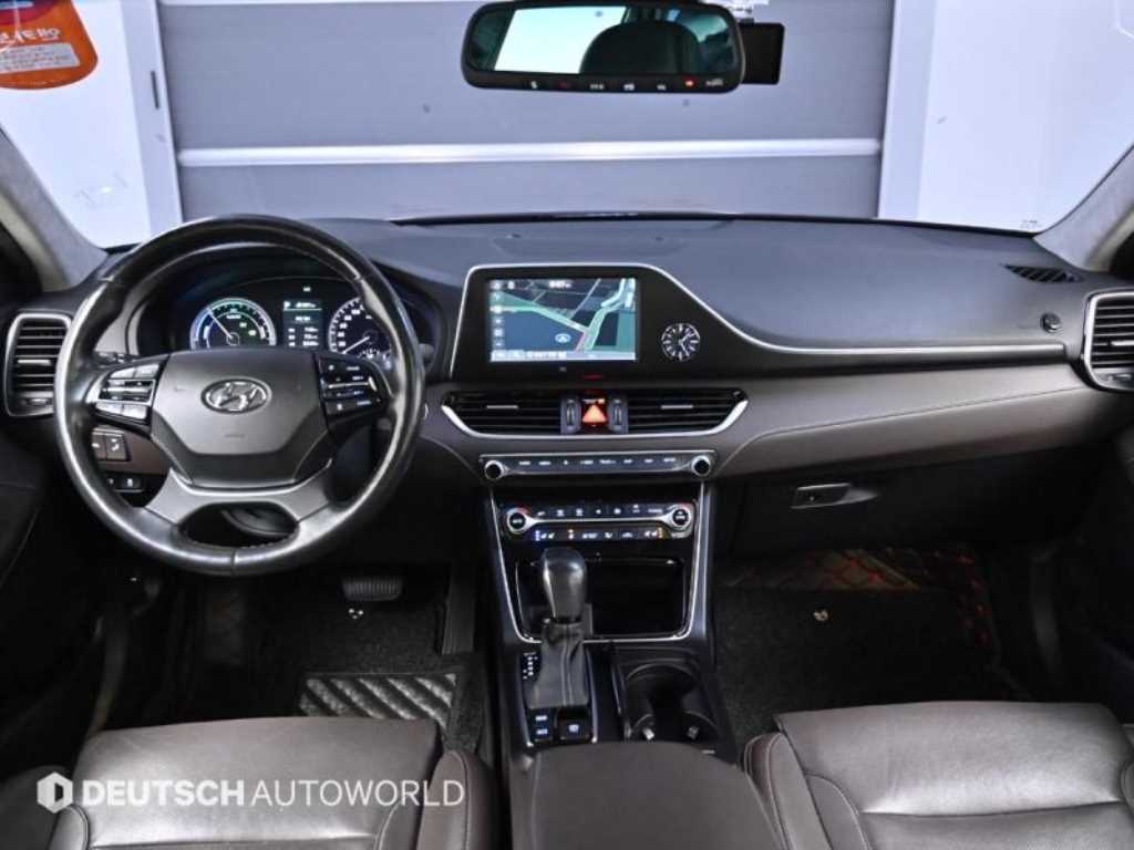 HYUNDAI Grandeur - Vista 7