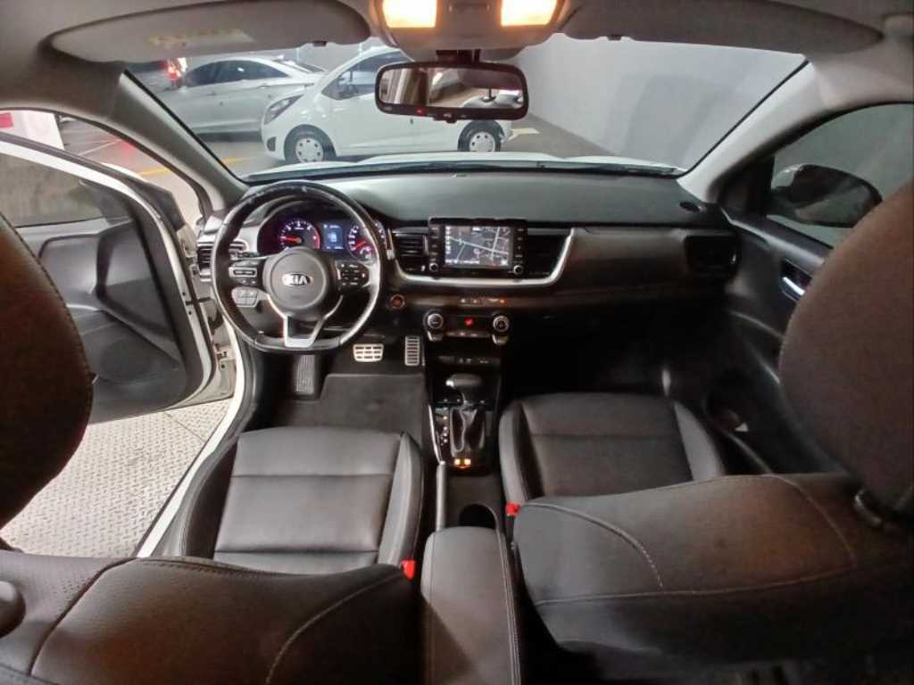 KIA Stonic - Vista 6