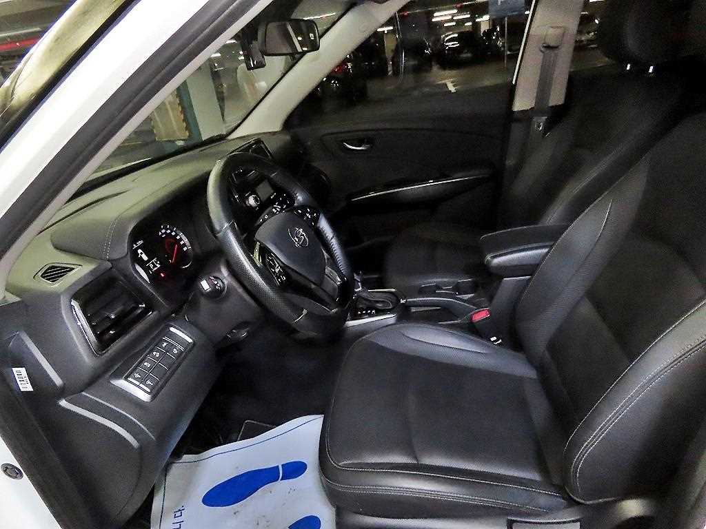 Ssangyong Tivoli - Vista 6