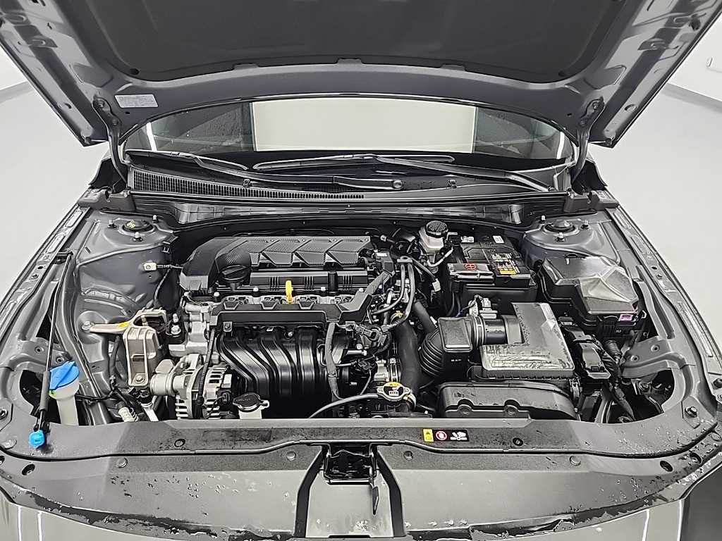 HYUNDAI Avante - Vista 5