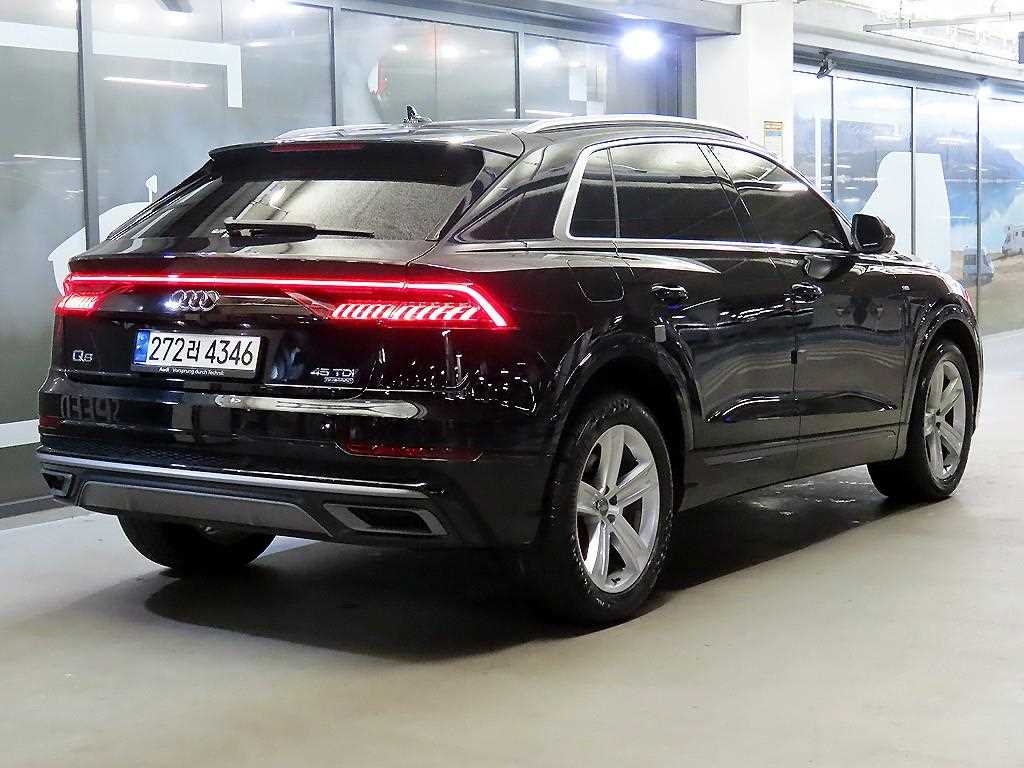 Audi Q8 - Vista 4