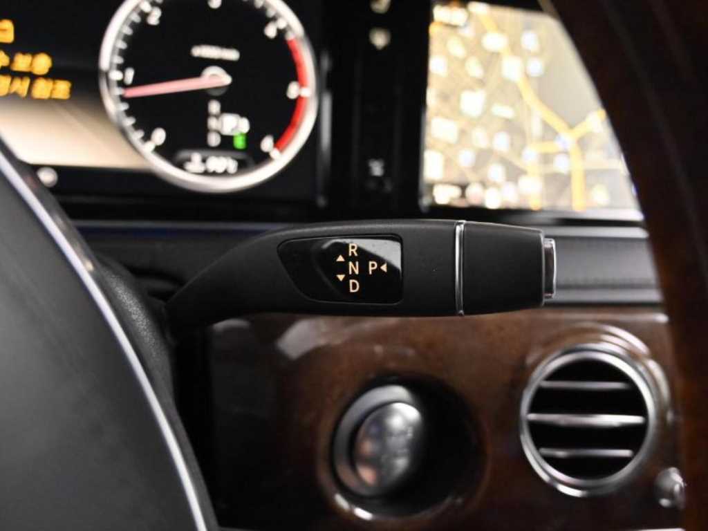 Mercedes Benz S Class - Vista 9