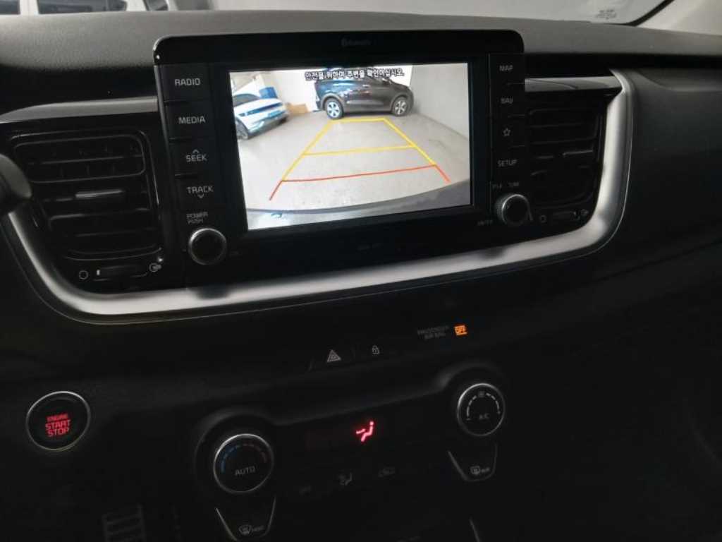 KIA Stonic 2018 Blanco - Importación desde Corea - HF Imports Iquique - Foto 14