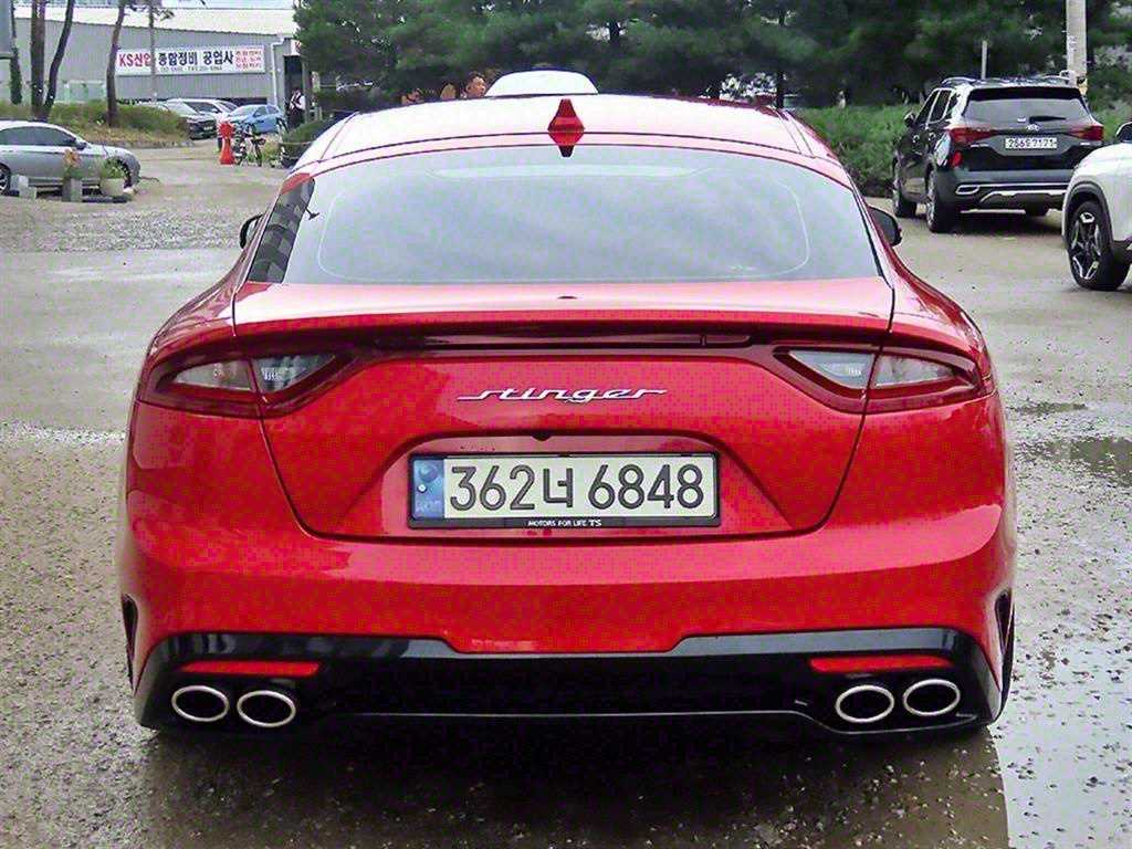 KIA Stinger - Vista 4