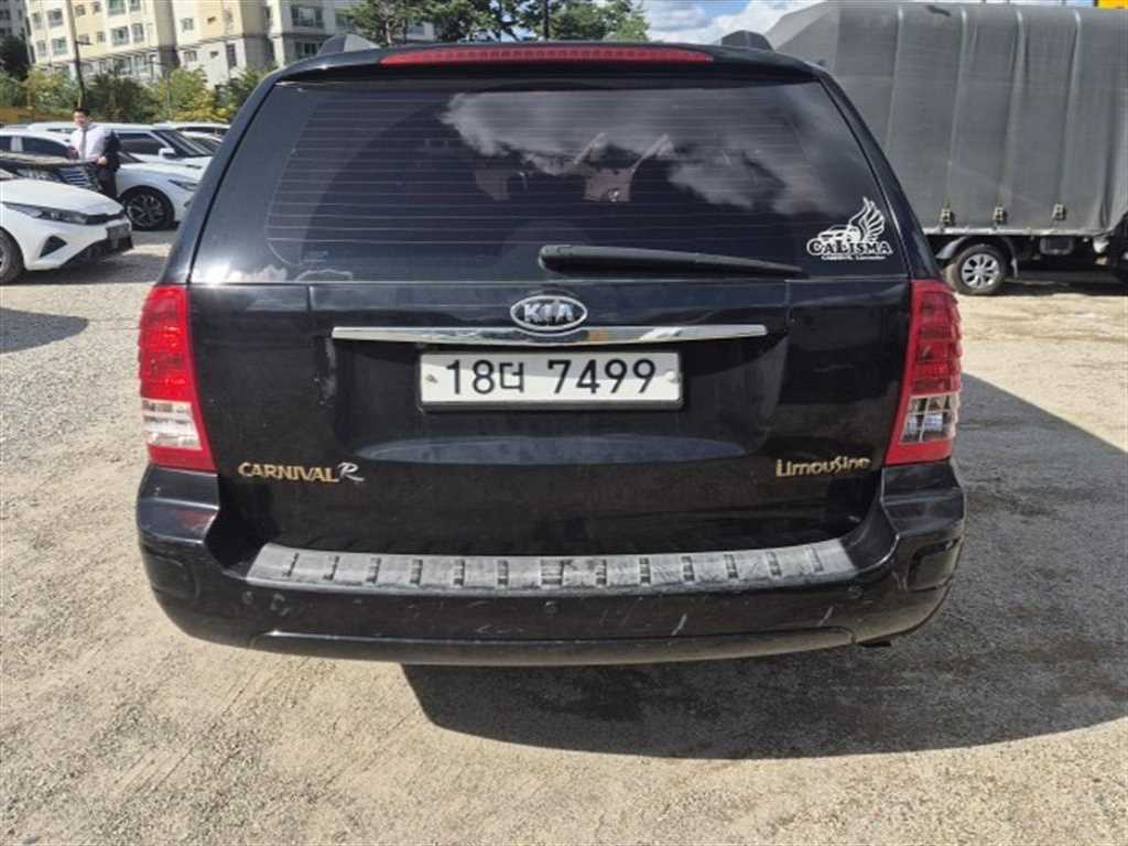 KIA Carnival - Vista 4