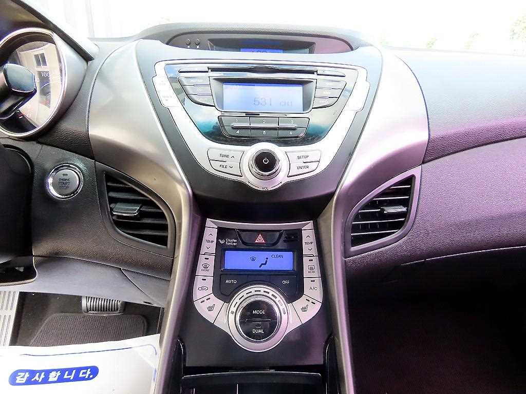 HYUNDAI Avante 2012 Plateado - Importación desde Corea - HF Imports Iquique - Foto 13