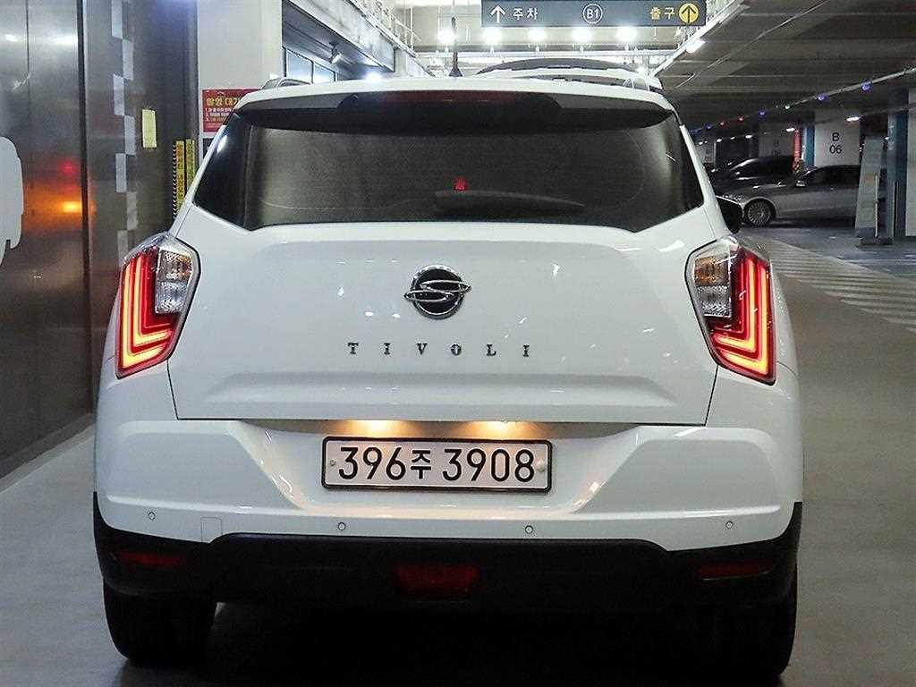 Ssangyong Tivoli - Vista 5