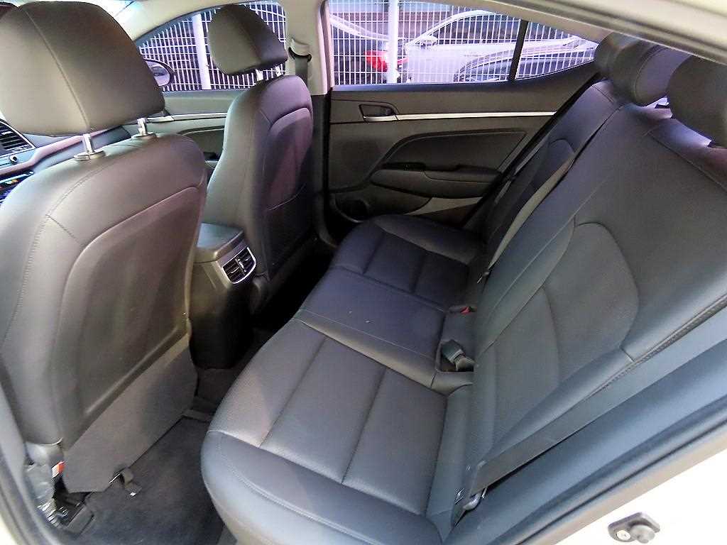 HYUNDAI Avante - Vista 6