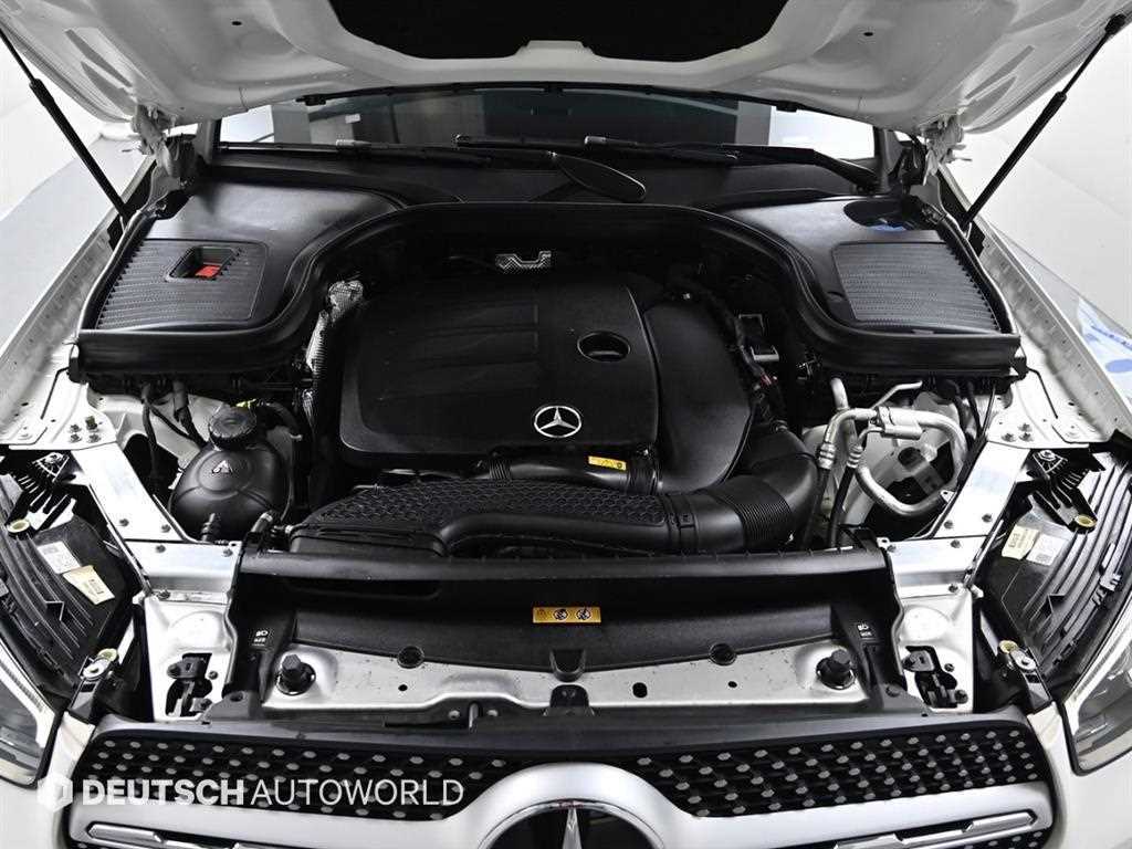 Mercedes Benz GLC Class - Vista 6