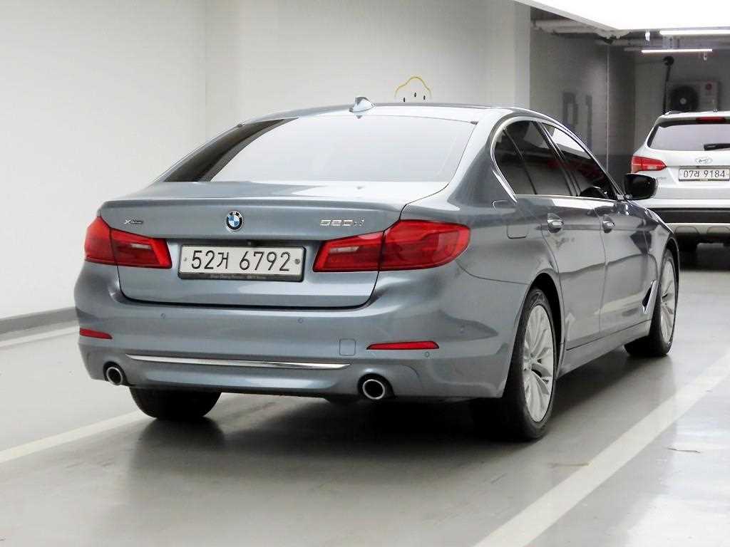 BMW 5 Series - Vista 4