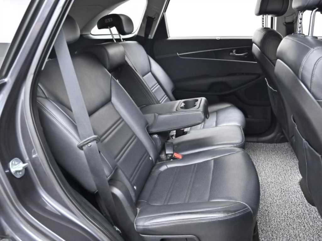 KIA Sorento - Vista 12