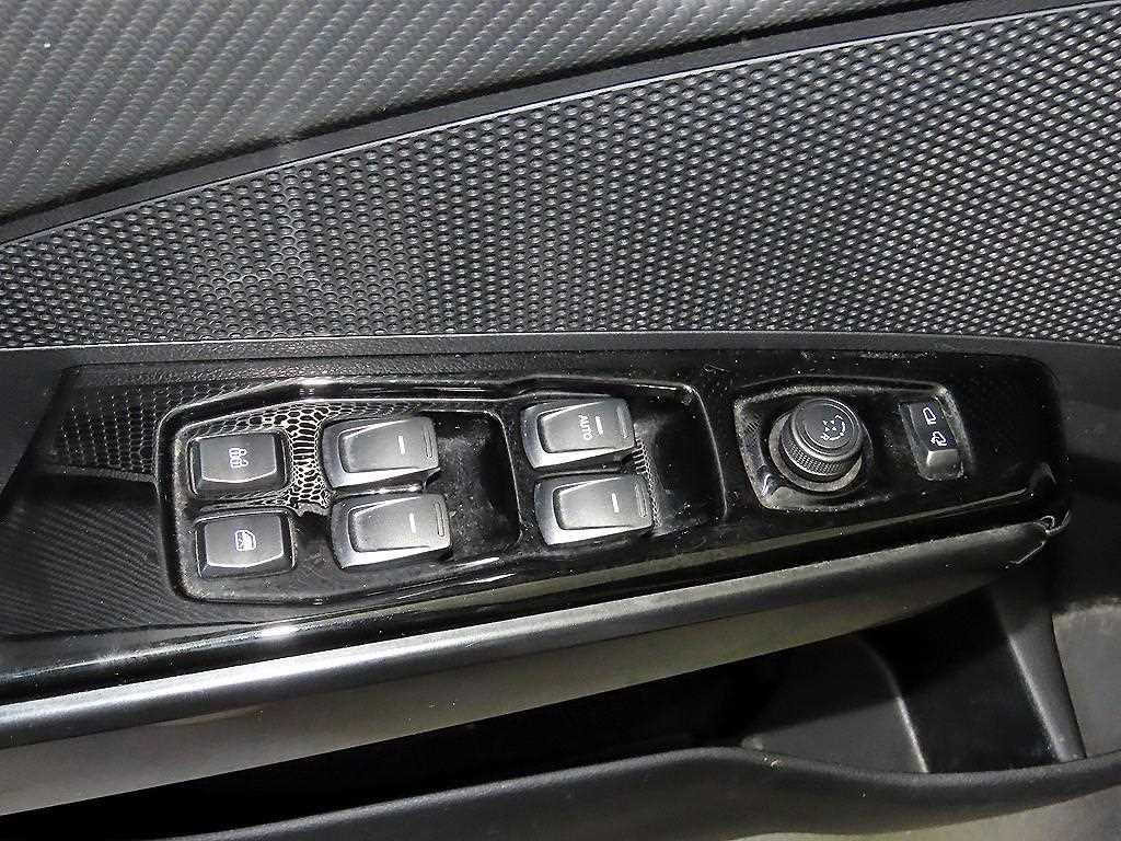 Ssangyong Tivoli 2022 Blanco - Importación desde Corea - HF Imports Iquique - Foto 13