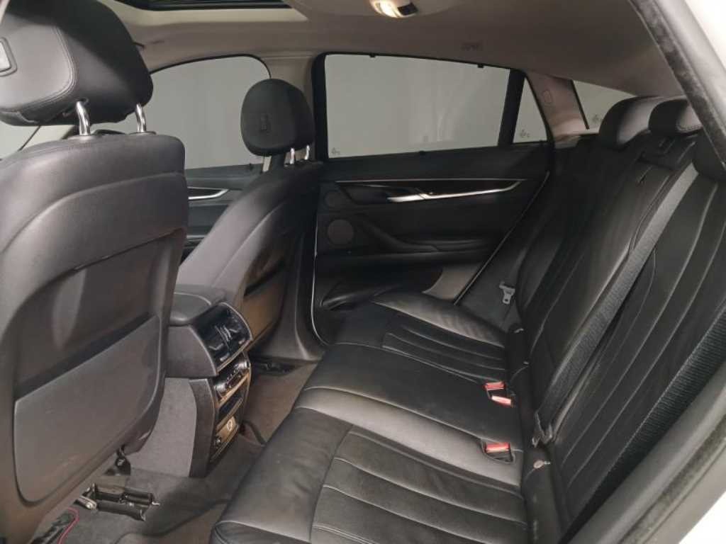 BMW X6 - Vista 8