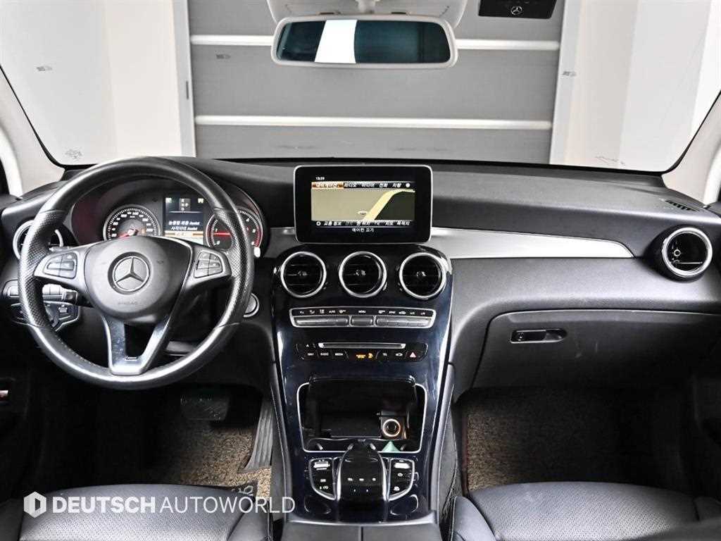 Mercedes Benz GLC Class - Vista 7
